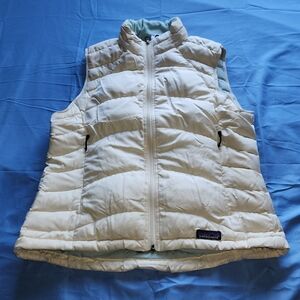 PATAGONIA WOMEN'S GOOSE DOWN PUFFER VEST CREAM SIZE LARGE IS USED